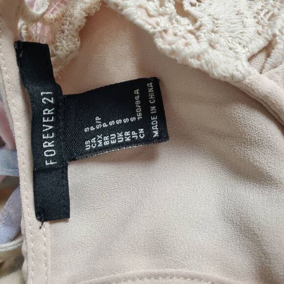 Forever 21 Nude Blouse Small Long Sleeve Crochet Lace Raglan Top Feminine Chic - Picture 7 of 8